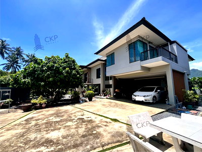 Houses for sale Nakhon Ratchasima : For sale: Holiday home with land, including two additional guesthouses. Conveniently located near Mittraphap Road and shopping malls. | 93345