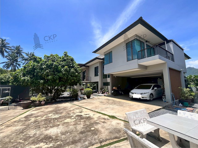 รูป ขาย บ้านพักตากอากาศ พร้อมที่ดิน มีบ้านพักรับรองอีก 2 หลัง ใกล้ถนนมิตรภาพ เดินทางสะดวก ไม่ไกลห้างสรรพสินค้า | 93345 - รูปที่ 1/18