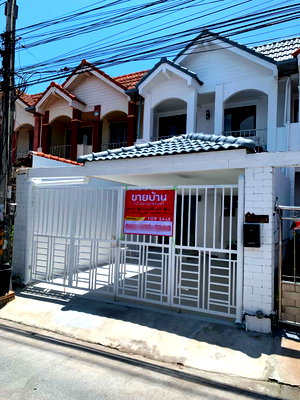 ทาวน์โฮม คิงเพาเวอร์ พัทยา คอมเพล็กซ์  : 🏡 ทาวน์โฮมทำเลทอง พัทยากลาง ใกล้สุขุมวิทเพียง 300 ม. [น้ำไม่ท่วม | ไม่มีค่าส่วนกลาง]