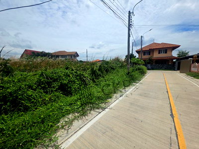 ที่ดินให้เช่า : ให้เช่า ที่ดินเปล่า ขนาด 276 ตร.วา ติดถนนคอนกรีต เหมาะกับสร้างที่พักอาศัยหรือโกดัง ใกล้ถนนใหญ่และห้างสรรพสินค้า | 93382
