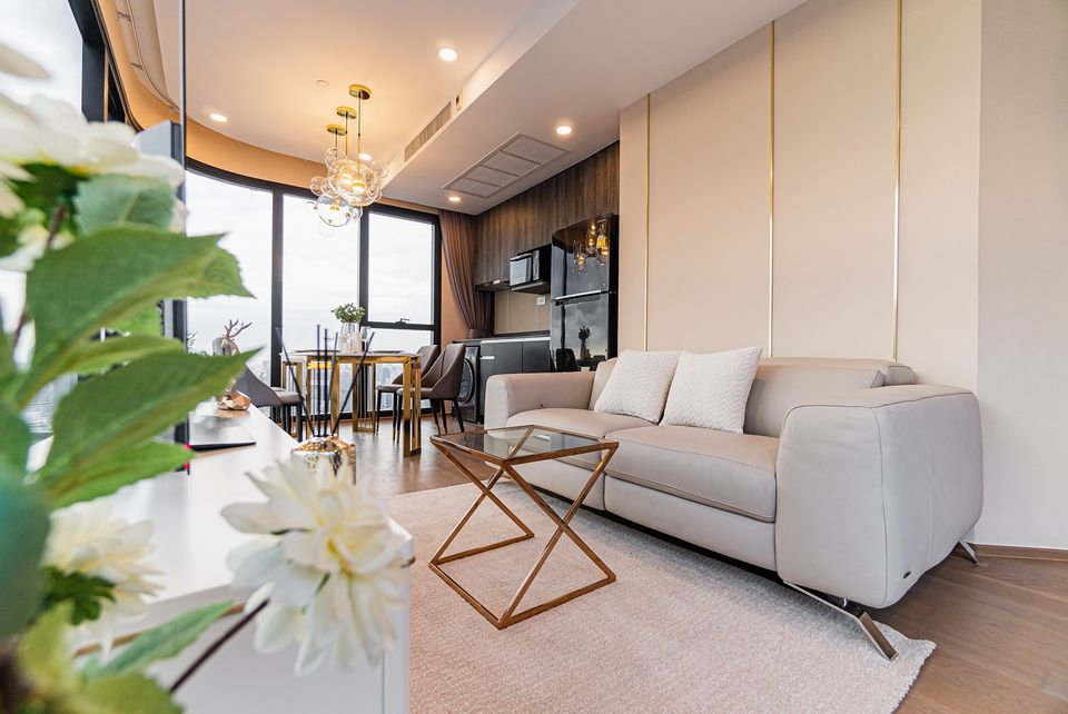 รูป Ashton Chula Silom【𝐒𝐄𝐋𝐋 & 𝐑𝐄𝐍𝐓】🔥 ห้องโมเดิร์นแบบอลัง 2 ห้องนอน เครื่องใช้ครบ ห้องนั่งเล่นเห็นวิวเมืองกรุง 🔥 ติดต่อไลน์ไอดี: @hacondo - รูปที่ 5/8