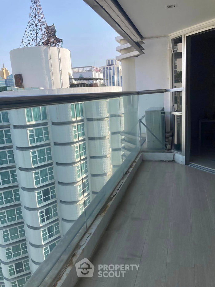 รูป คอนโด 1-ห้องนอน ที่ สุขุมวิท สวีท คอนโดมิเนียม ใกล้ BTS นานา (ID 1518712) - รูปที่ 4/6