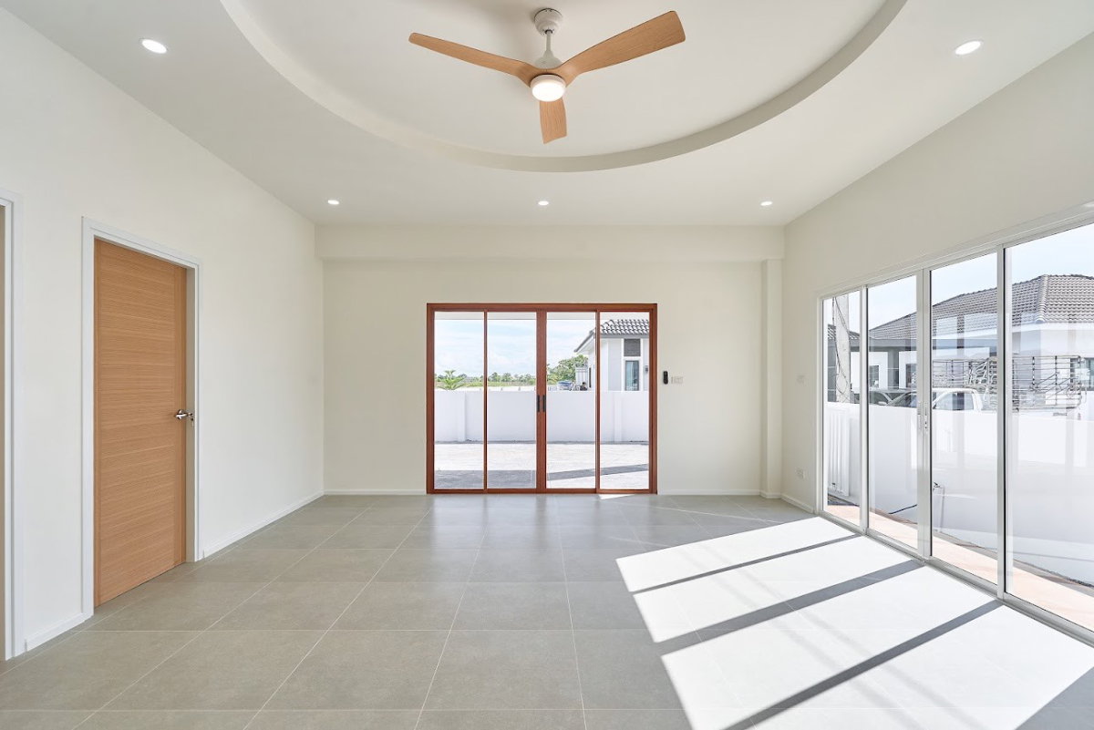 picture Single-Storey Detached House for Sale in a Peaceful Suburban Area - 12/26