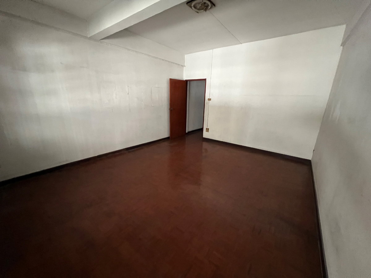 รูป ขายถูกตามสภาพ ทาวน์เฮ้าหมู่บ้านไพโรจน์ 3 ชั้น 20 ตร.ว 4 ห้องนอน 3 ห้องน้ำ - รูปที่ 17/28