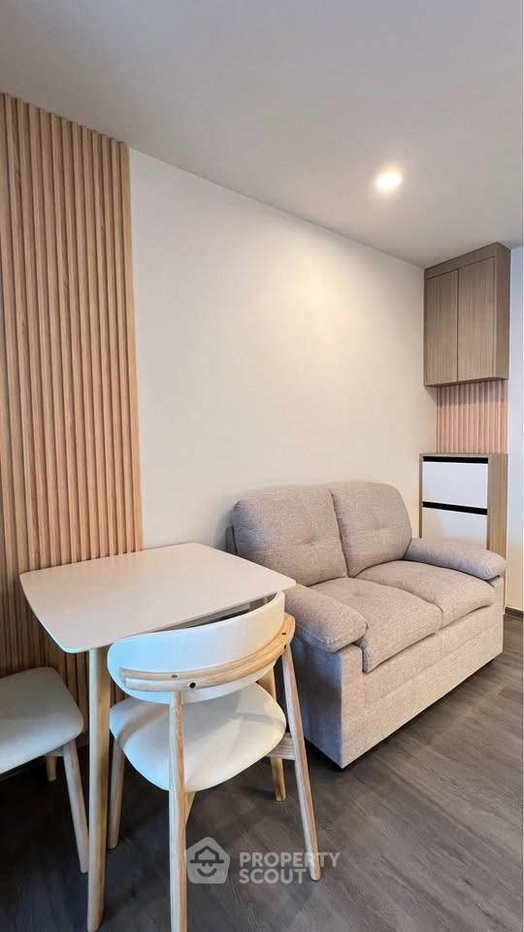 picture High-Floor 1-BR 28 Sqm At Regent Home Wutthakat, 300m to BTS Wutthakat (ID 3031082) - 2/13