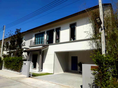 Houses for rent North Chiang Mai University :  Large Luxury 2-Storey Detached House for Rent Near International Schools  💰 Rental Price: THB 35,000 per month