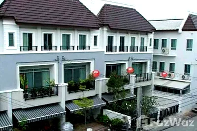 Townhouses for rent Bangkok : 4 Bedroom Townhouse for rent at Baan Klang Muang Urbanion Rama 9-Outer Ring 1646138