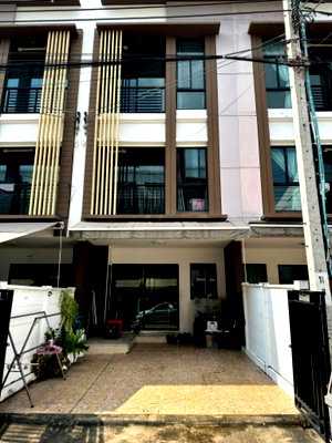 Townhouses for rent Kamnan Maen Road : For rent BAAN KLANG MUANG Kallapruek ready to move