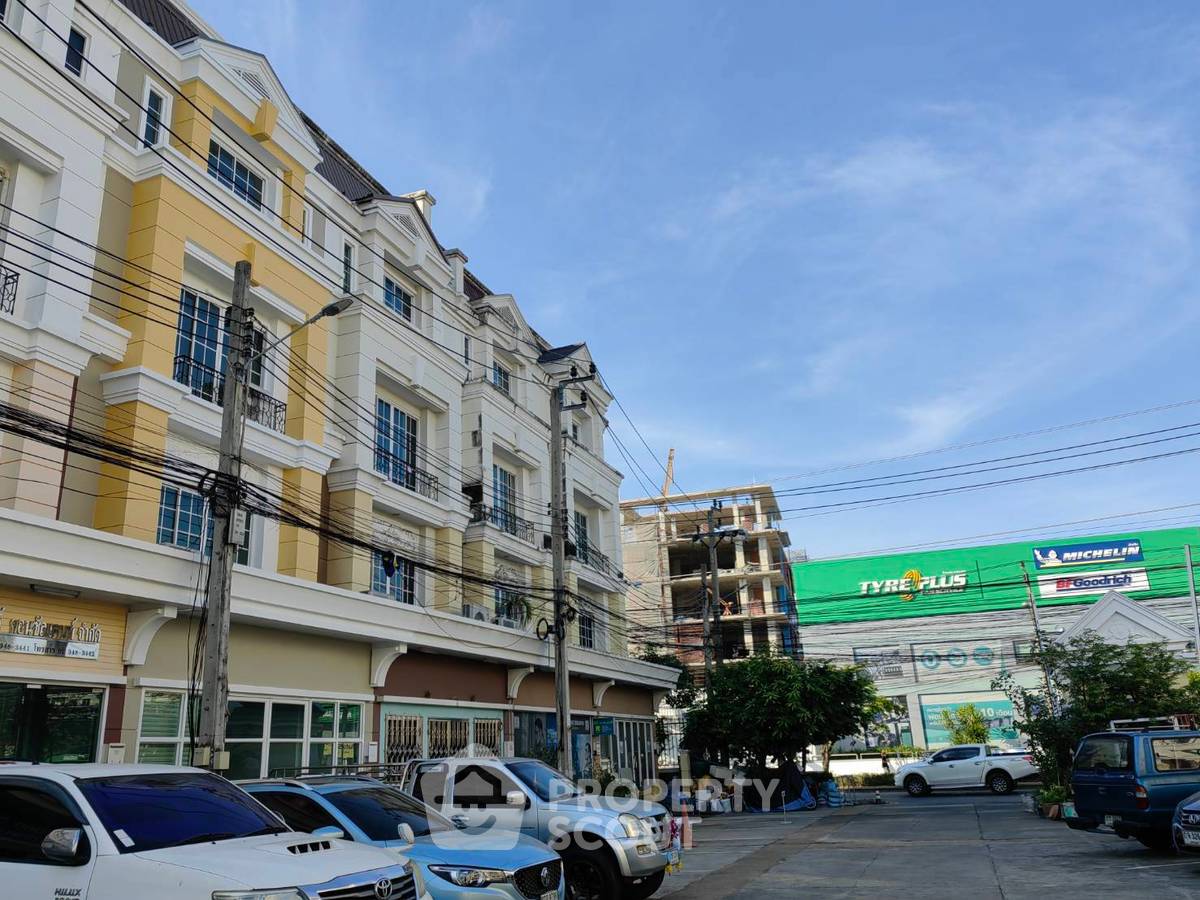 รูป ทาวน์เฮ้าส์ 4-ห้องนอน ใกล้ ลาซาล (ID 3029003) - รูปที่ 22/24