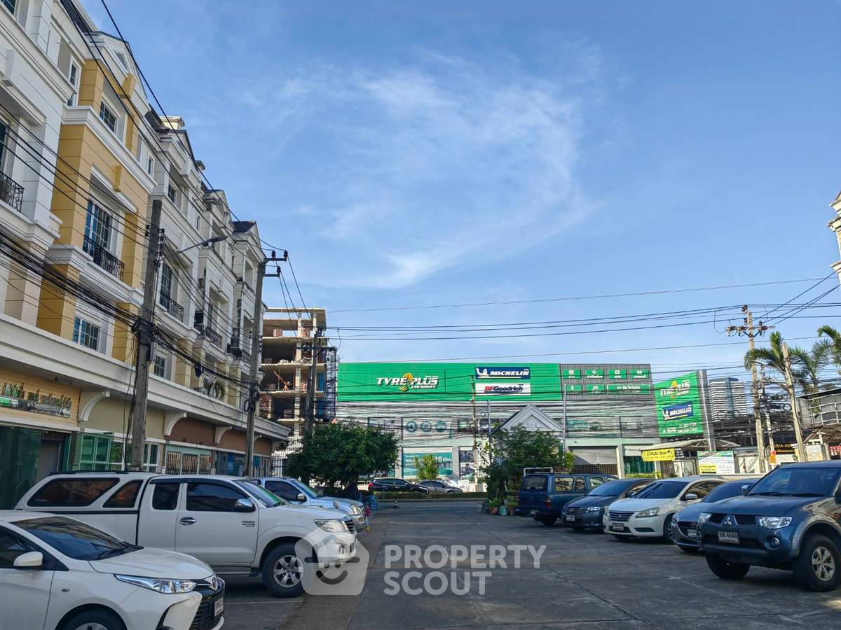 รูป ทาวน์เฮ้าส์ 4-ห้องนอน ใกล้ ลาซาล (ID 3029003) - รูปที่ 24/24