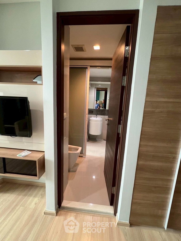 รูป คอนโด 1-ห้องนอน ที่ ริธึ่ม สาทร ใกล้ BTS สะพานตากสิน (ID 2834114) - รูปที่ 7/9