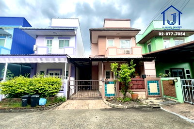 ทาวน์โฮม กรุงเทพมหานคร : ขายทาวน์เฮาส์ หมู่บ้านพล วัชรพล 2 ชั้น 30 ตร.ว. ใกล้ทางด่วนสุขาภิบาล 5