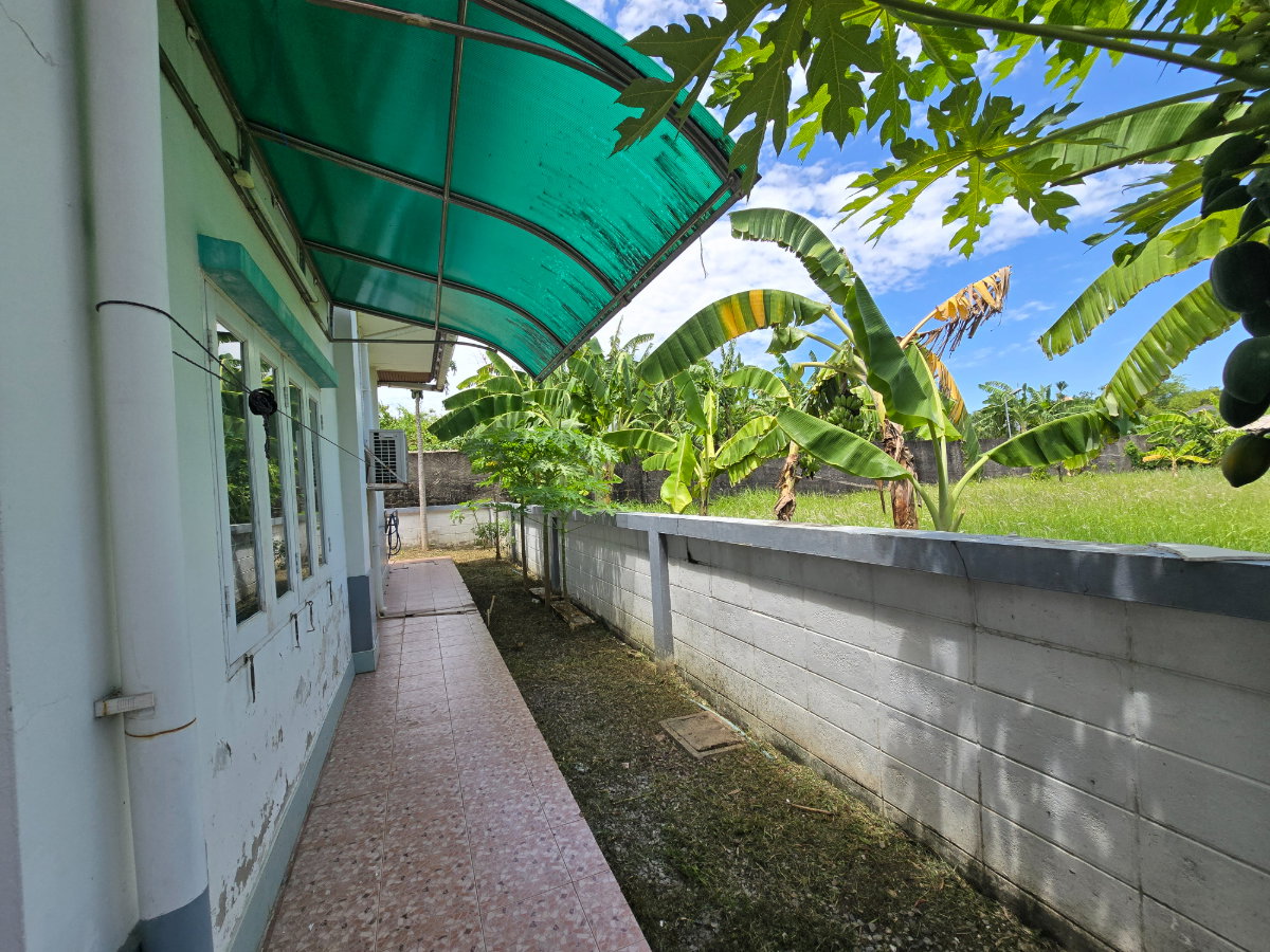รูป ​ขายตามสภาพ! บ้านพร้อมที่ดิน เดอะลากูน 3 สามโคก ราคาดี เหมาะรีโนเวท - รูปที่ 8/32