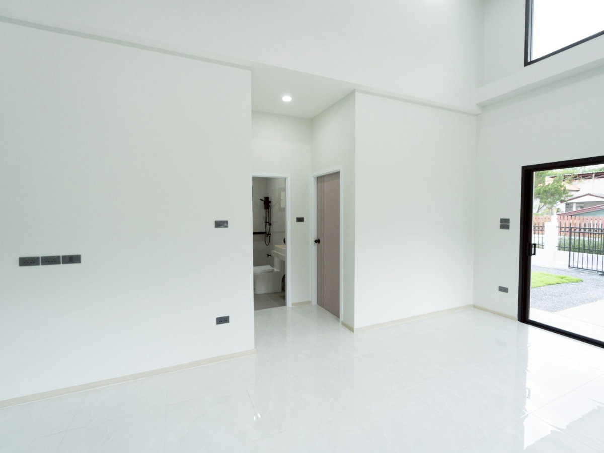picture Brand-New Single-Storey House for Sale - 10/20