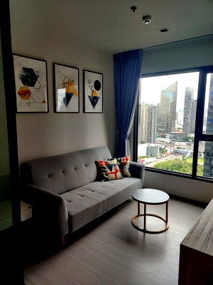 Condos for sale Phraram 9 Hospital : Life Asoke -                   Rama 9 