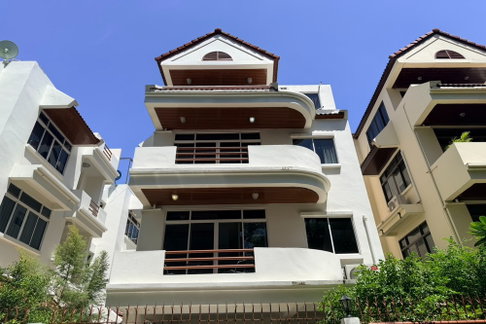 เช่าบ้านเดี่ยว !!  House in Phromphong, 5 ห้องนอน, 5 ห้องน้ำ, 4 ชั้น, มีสวนขนาดเล็ก, มีที่จอด 2-3 คัน !! Code C20230109716 แต่งครบ, พร้อมเข้าอยู่ 📣📣