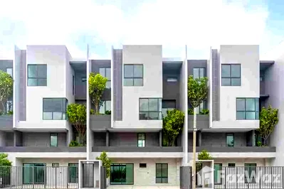 Townhouses for rent Bangkok : 4 Bedroom Townhouse for rent at PATIO Krungthepkrita - Wongwean 6478756