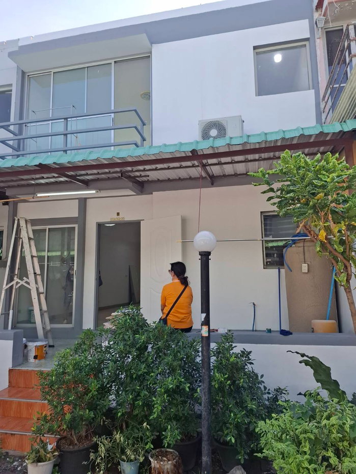 รูป ปล่อยเช่า ทาวน์โฮม 3 ห้องนอน 2 ห้องน้ำ (รีโนเวทใหม่ทั้งหลัง) มีแอร์ 2 ตัว ปั๊มน้ำ พร้อมเข้าอยู่ได้ทันที!! - รูปที่ 2/26