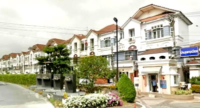 Townhouses for sale Bangkok : Baan Klang Muang Lat Phrao–Yothin Phatthana Location near the front of the village, easy to enter and exit 