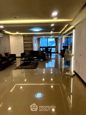 คอนโดให้เช่า : 223 ตร.ม. คอนโด 3 ห้องนอน ที่ President Park Condominium ใกล้ MRT ศูนย์สิริกิติ์ (ID 3031969)