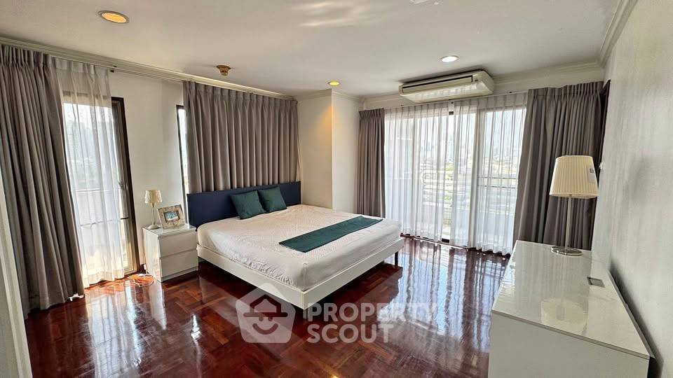 รูป คอนโด 3-ห้องนอน ที่ ริชมอนด์ พาเลส คอนโดมิเนียม ใกล้ BTS พร้อมพงษ์ (ID 3028715) - รูปที่ 1/20