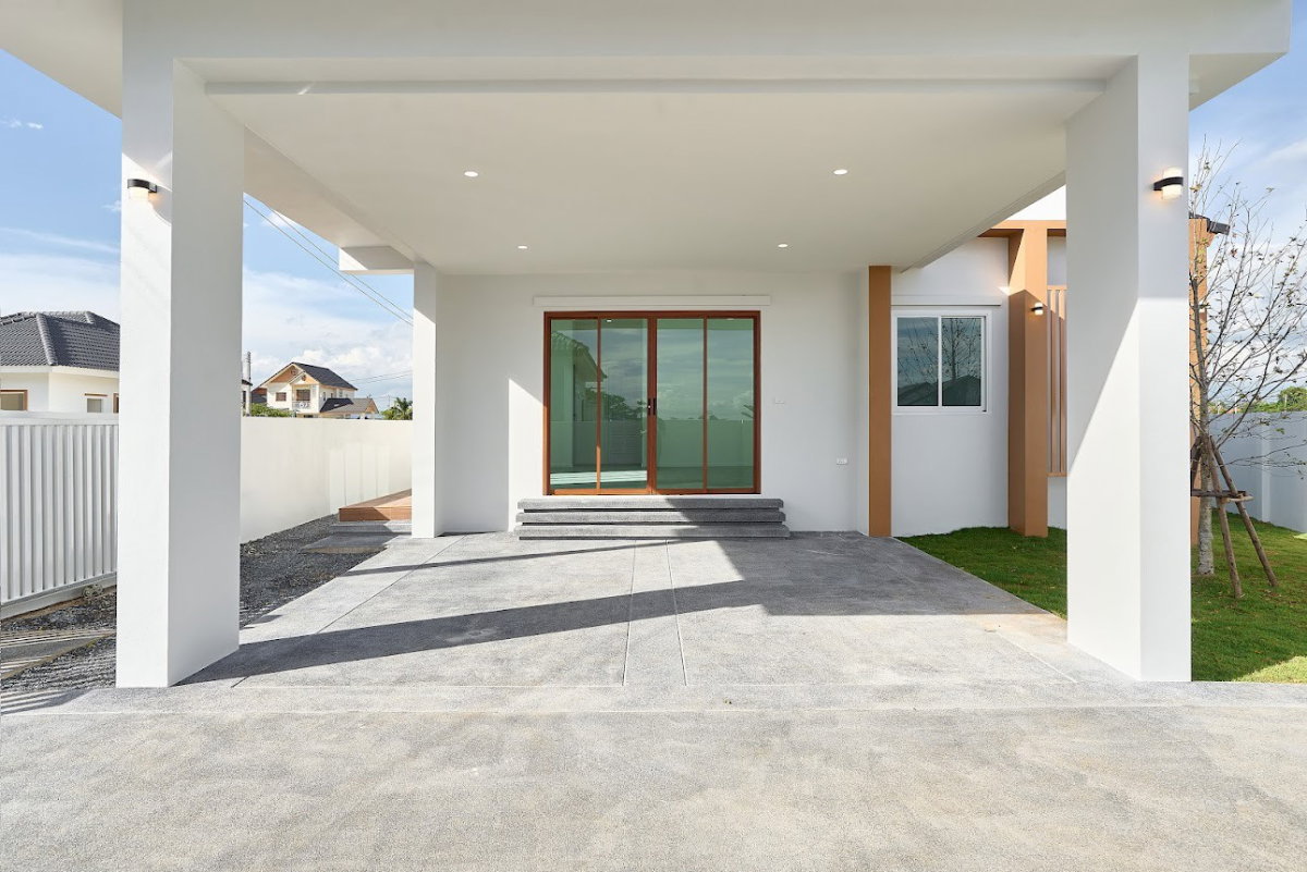 picture Single-Storey Detached House for Sale in a Peaceful Suburban Area - 3/26
