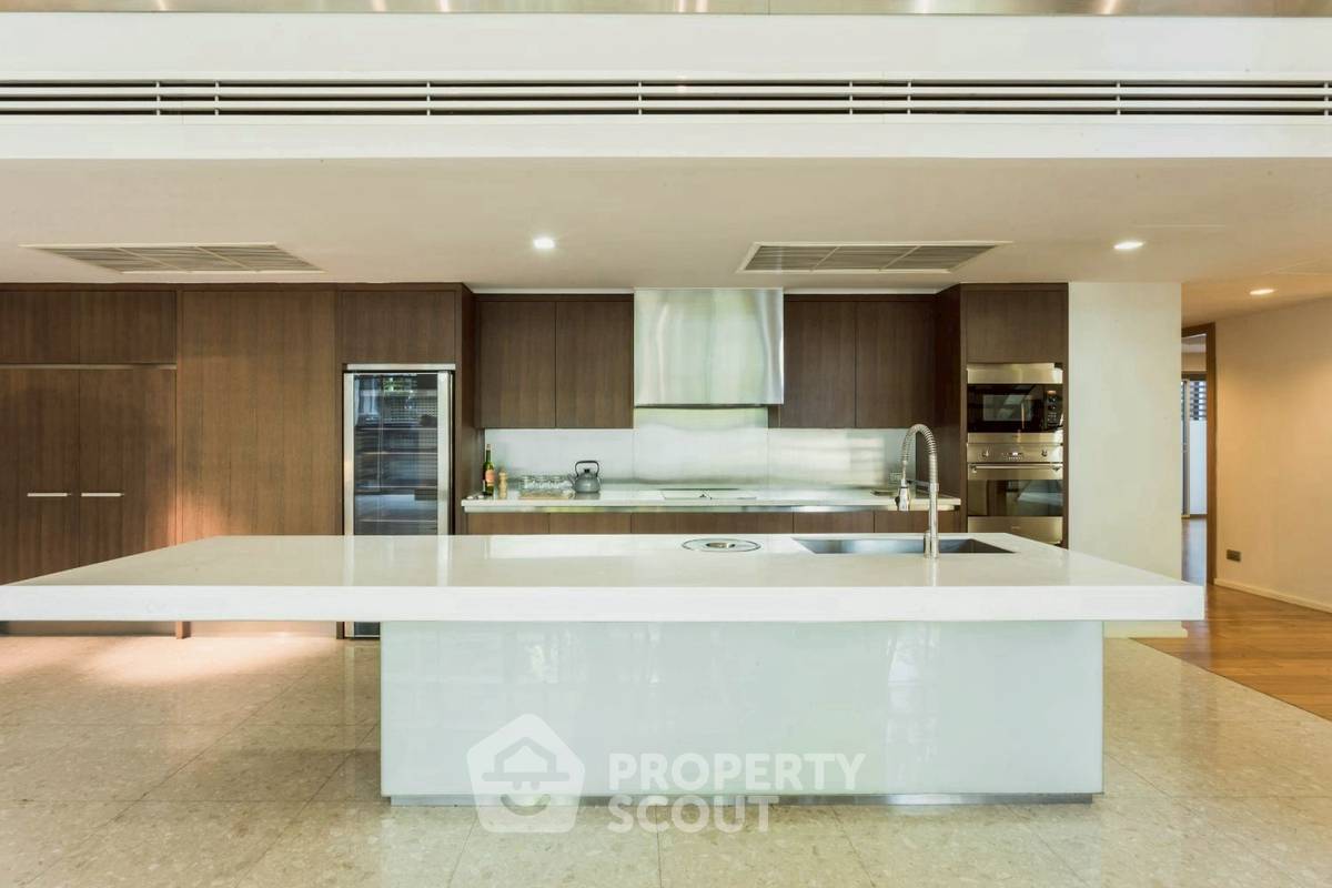 รูป คอนโด 4-ห้องนอน ที่ ไฟคัส เลน คอนโดมิเนียม ใกล้ BTS พระโขนง (ID 3028834) - รูปที่ 6/16