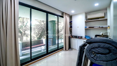 Condos for sale : 🛏️ 3 Bed - 🛁 2 Bath - 🏙️ Pool View - 🌏 FOREIGN name - 🏢 The Urban Condominium Pattaya - Ref: URBAN31