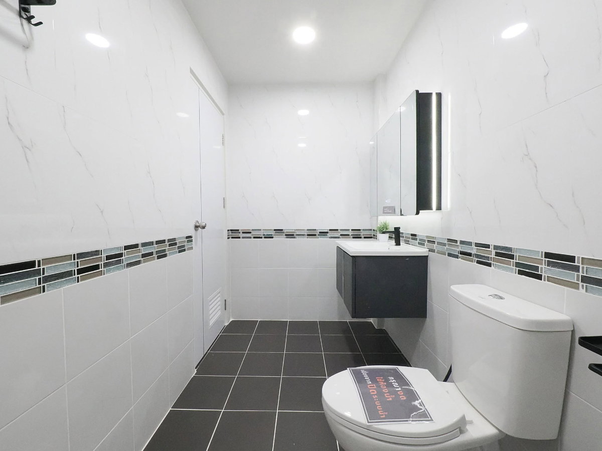 รูป ขายราคาพิเศษ ทาวน์โฮม 3.5 ชั้น ม.ดิแอททิค ขนาด 23.1 ตร.ว. 5นอน 3น้ำ หลังริม ต้นโครงการ [แจ้งวัฒนะ] - รูปที่ 43/64