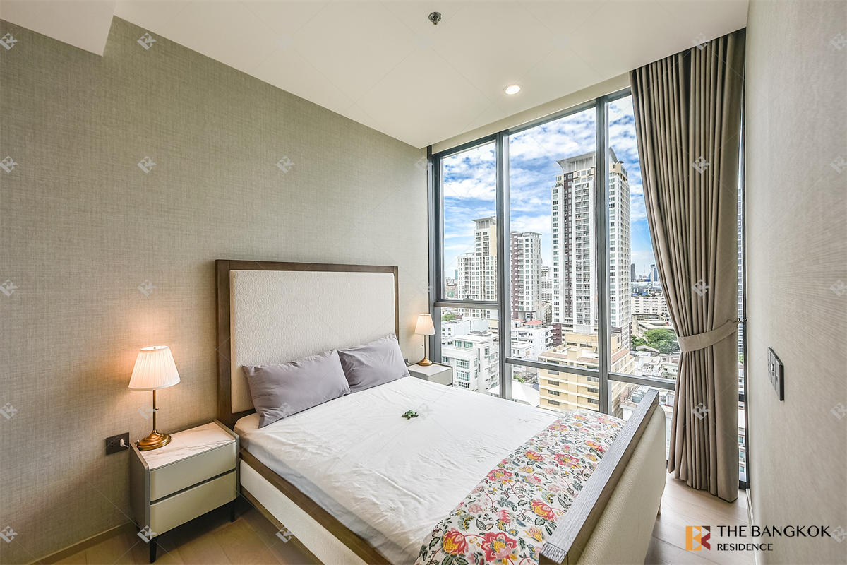 picture Book before anyone else The extro phayathai - rangnam near BTS Victory Monument - 7/10