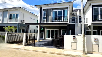 เช่าบ้านเดี่ยว ไปรษณีย์แม่ริม : ให้เช่าบ้านแฝดสองชั้น บ้านในโครงการบรรยากาศเงียบสงบ ทำเลแม่ริม #AMR-H0314