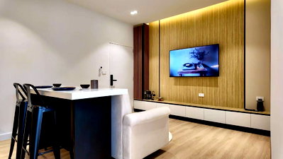 Condos for rent 700 Year Sports Arena Chiang Mai : Modern condominium for rent in a prime business district with excellent security,