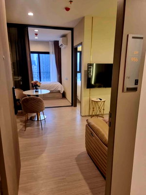 คอนโดให้เช่า : (AA126) Life Asoke Hype | High-Floor Luxury Unit with Rare Open Park View | 2 Bedrooms | 30,000 THB/Month