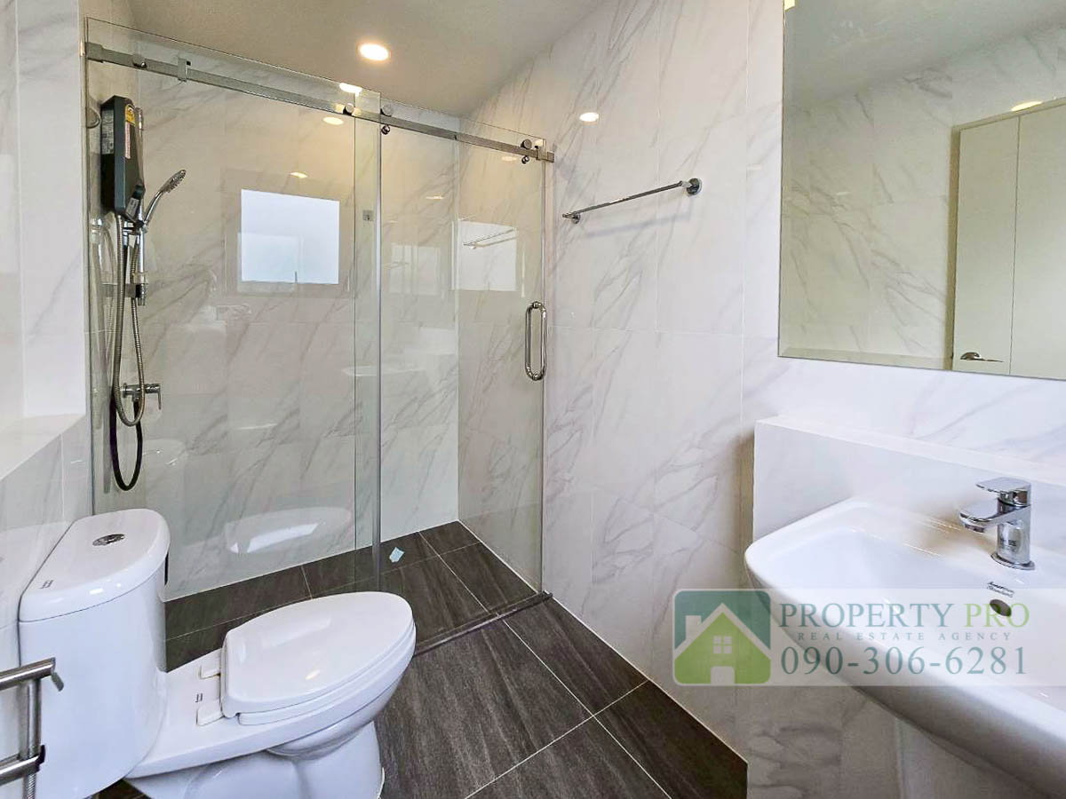 รูป ให้เช่า บ้าน เซนโทร บางนา บ้านเดี่ยว 2 ชั้น 4 ห้องนอน 54 ตรว 260 ตรม บ้านสวย สภาพใหม่มาก หันหน้าทางทิศใต้ เฟอร์นิเจอร์ เครื่องใช้ไฟฟ้าครบ : MJ26R-006 - รูปที่ 23/32