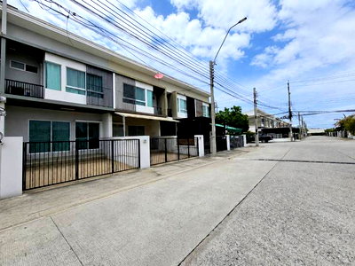 ขายทาวน์โฮม : บ้านพร้อมอยู่ อินดี้ บางนา กม.26 บรรยากาศดี โครงการน่าอยู่