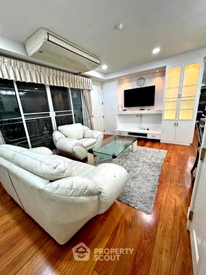 Condos for rent Chulalongkorn University : 2-BR Condo at Baan Thanon Sarasin Condominium near BTS Ratchadamri (ID 3032151)