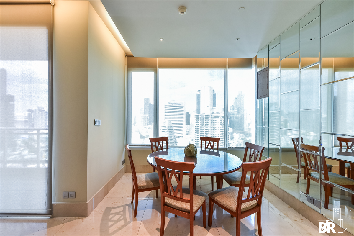 picture Easy Start with a City Dweller Lifestyle The Infinity near BTS Saint Louis - 8/10