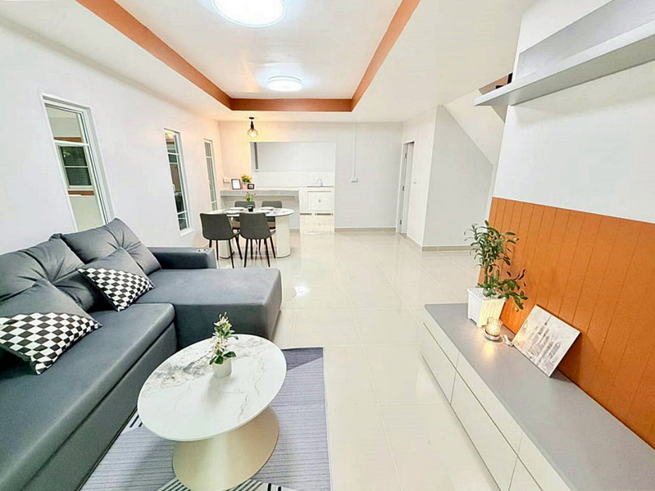 รูป บ้านแฝด  5 ห้องนอน  จอดรถได้ 3 – 4 คัน   #หมู่บ้านพฤกษา 19  ถนนวัดลาดปลาดุก  บางบัวทอง   ใกล้เซ็นทรัล เวสเกต   - รูปที่ 8/20