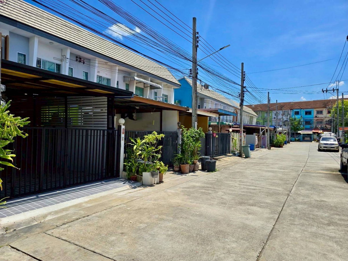 รูป ทาวน์เฮ้าส์รีโนเวทใหม่ ทำเลดี ม.คลัสเตอร์เฮาส์ ถ.เคหะร่มเกล้า 78 แยก 1 แขวงราษฎร์พัฒนา สะพานสูง เดินทางสะดวก - รูปที่ 18/21