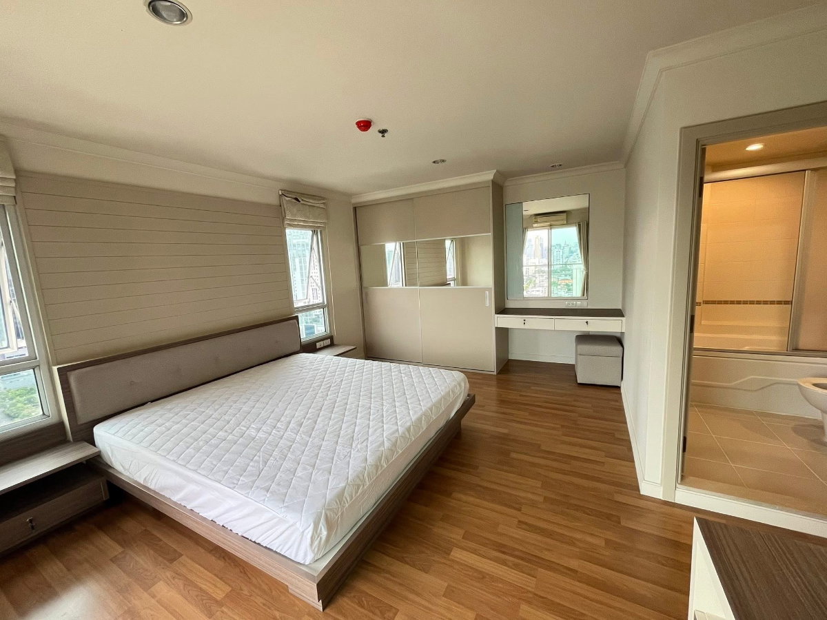 picture 🏙️ Lumpini Place Rama 9 | Spacious 2-Bedroom Condo, 72 Sq.m. | 27th Floor Pool View | Move-In Ready - 4/10