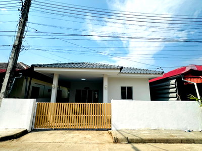 Houses for sale Wat Suwan Pradit (Wat Chang Kham Noi) : Single-story house for sale, 2 bedrooms, 1 bathroom, 1 kitchen, 1 parking space.