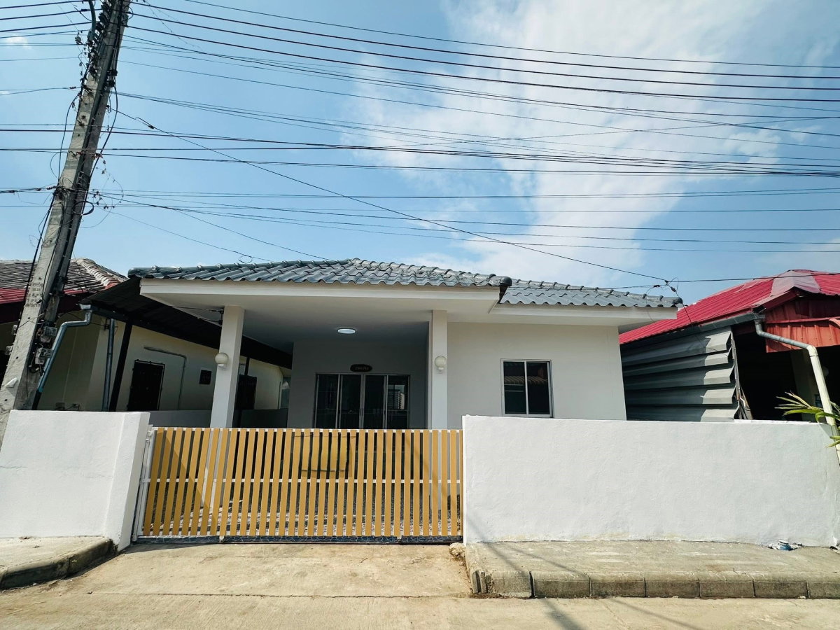 picture Single-story house for sale, 2 bedrooms, 1 bathroom, 1 kitchen, 1 parking space. - 1/14