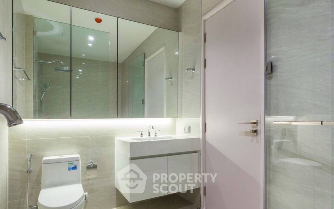 picture 1-BR Condo at Muniq Langsuan near BTS Ratchadamri (ID 3020621) - 3/7