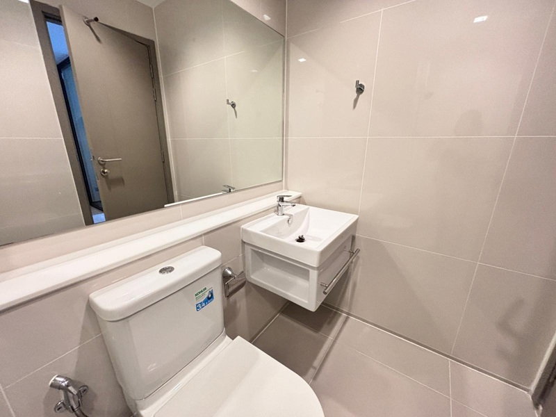 picture Life Asoke – Rama 9 for rent Near MRT Rama 9 - 7/10