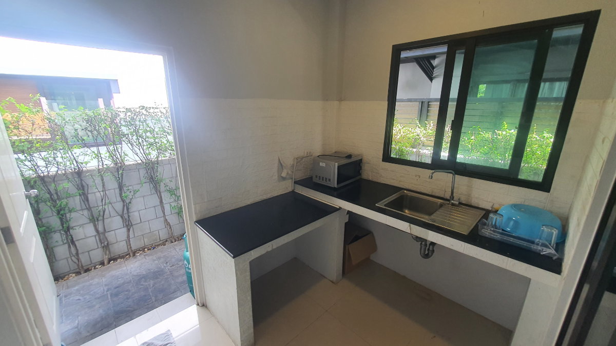 รูป บ้านเดี่ยวหลังมุม Centro ราชพฤกษ์–สวนผัก บนที่ดิน 72.9 ตร.วา สวนร่มรื่น วิวเปิดโล่ง ตรงข้าม Bike Lane 750 เมตร พร้อมเฟอร์นิเจอร์และเครื่องใช้ไฟฟ้า - รูปที่ 28/46