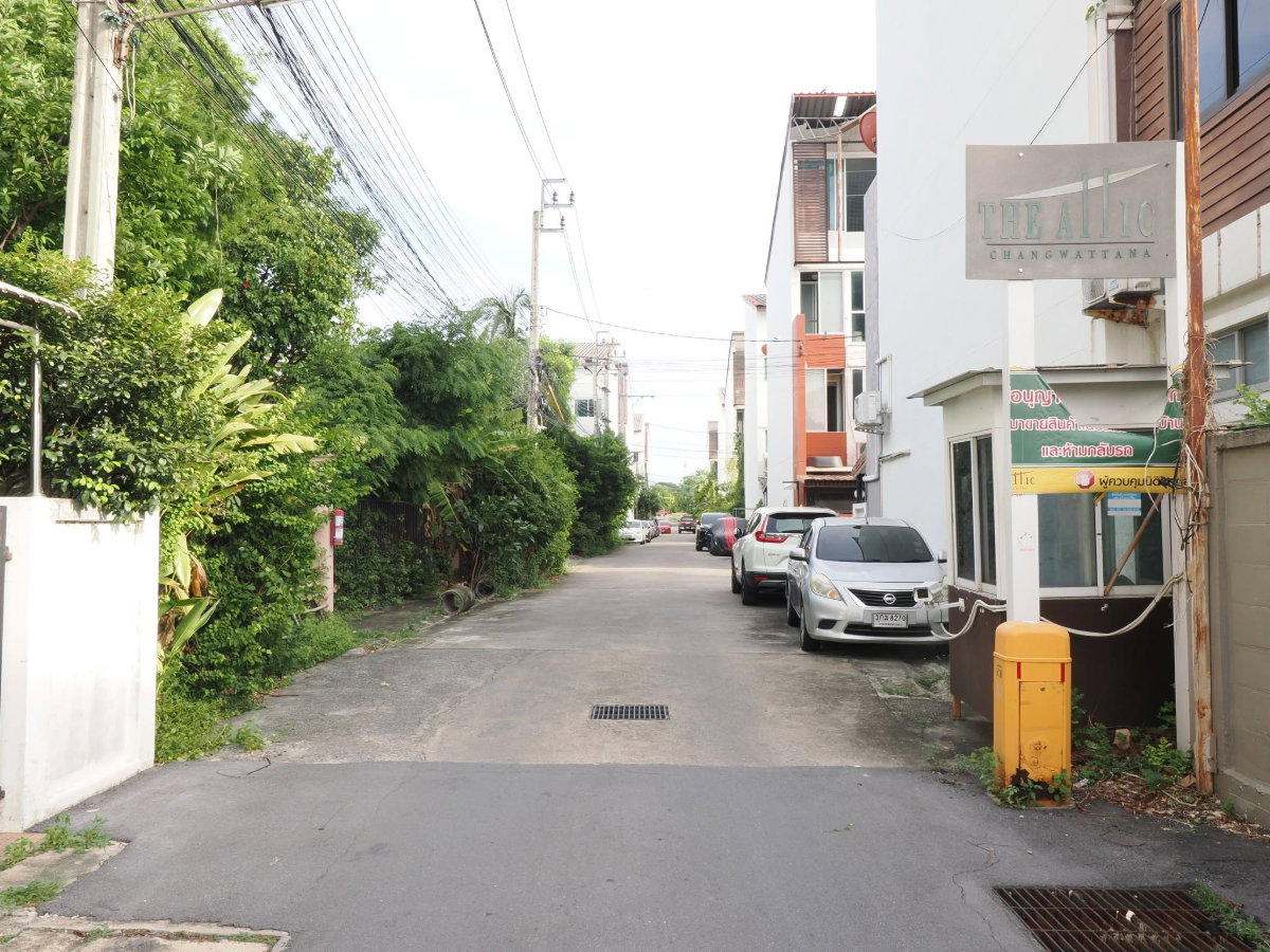 รูป ขายราคาพิเศษ ทาวน์โฮม 3.5 ชั้น ม.ดิแอททิค ขนาด 23.1 ตร.ว. 5นอน 3น้ำ หลังริม ต้นโครงการ [แจ้งวัฒนะ] - รูปที่ 63/64