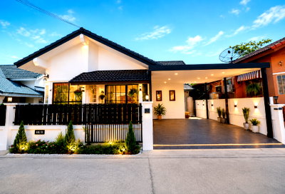 บ้านเดี่ยว ชลบุรี : ขายบ้านเดี่ยวรีโนเวทใหม่ ม.คลาสสิคโฮม ไร่กล้วย ศรีราชา