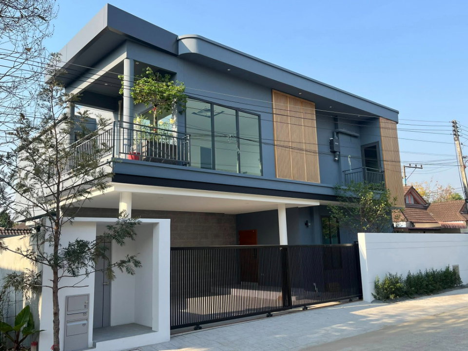 รูป ให้เช่า Modern Luxury Pool Villa ทำเลหายากในหมู่บ้านวังตาล เชียงใหม่ ใกล้โรงเรียนนานาชาติ ศูนย์การค้า สนามบินเชียงใหม่พร้อมสระว่ายน้ำส่วนตัว -RW008042 - รูปที่ 2/9