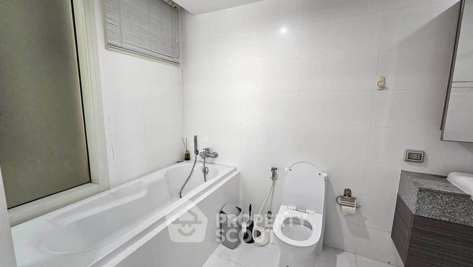 picture 1-BR Condo at Manhattan Chidlom near BTS Chit Lom (ID 3034459) - 8/9