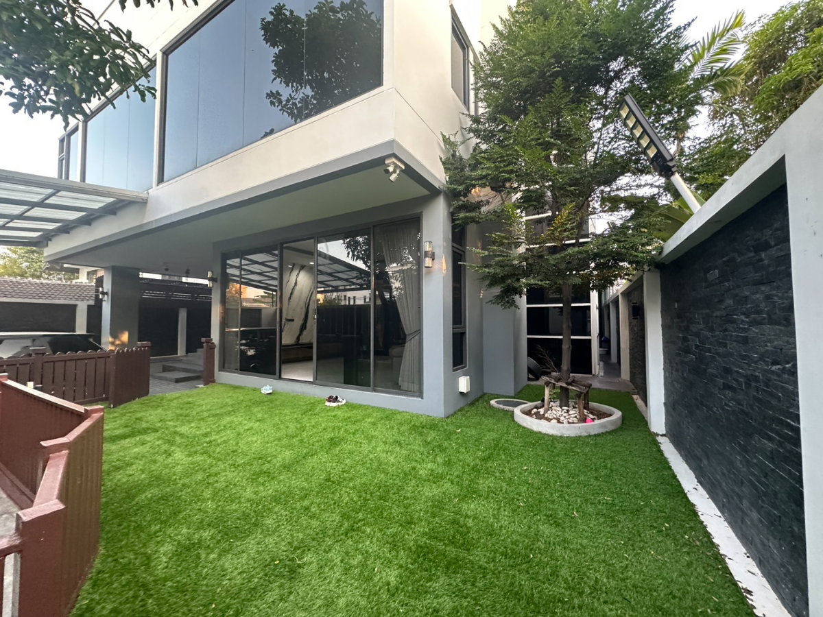 รูป ขายบ้านเดี่ยวสไตส์โมเดิร์น ซอยอินทามระ 28 ไม่มีค่าส่วนกลาง - รูปที่ 10/24